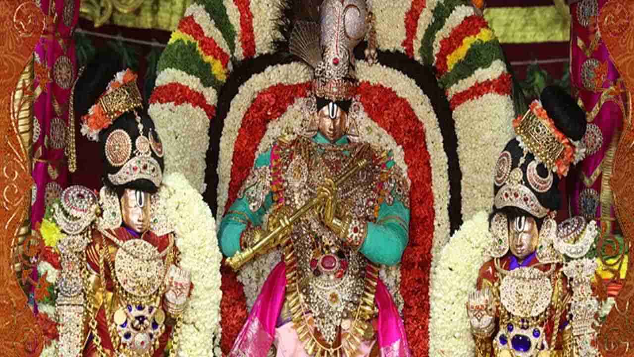 Tirumala: శ్రీవారి ఉదయాస్తమాన సేవా టికెట్లకు విశేష స్పందన.. శుక్రవారం టికెట్లను సొంతం చేసుకున్న భక్తులు