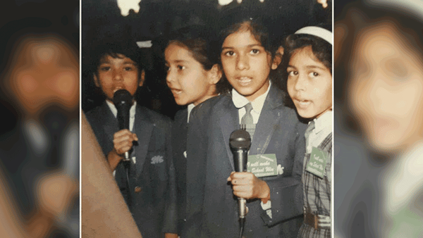 Viral Photo: ఈ ఫోటోలో స్టార్ హీరోయిన్ ఎవరో గుర్తుపట్టారా? అందాలతో కుర్రకారుకు సెగలు పుట్టిస్తోంది!