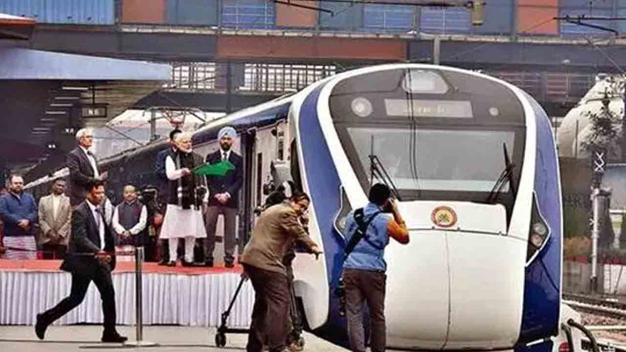 Budget 2022-Railways: కేంద్రం కీలక నిర్ణయం.. అన్ని ప్రాంతాలకు వందే భారత్‌ రైళ్లు..