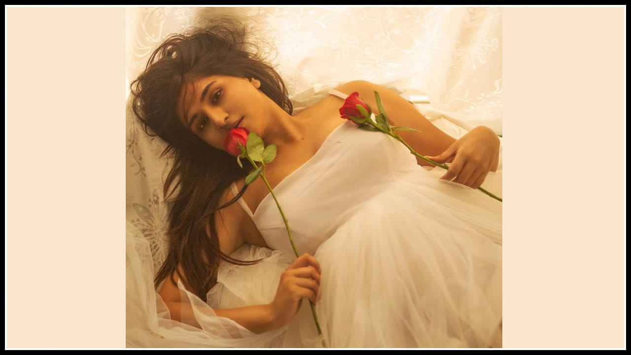 యూత్ కి చెమటలు పట్టిస్తున్న బుల్లితెర ముద్దుగుమ్మ వర్షిణి.. 