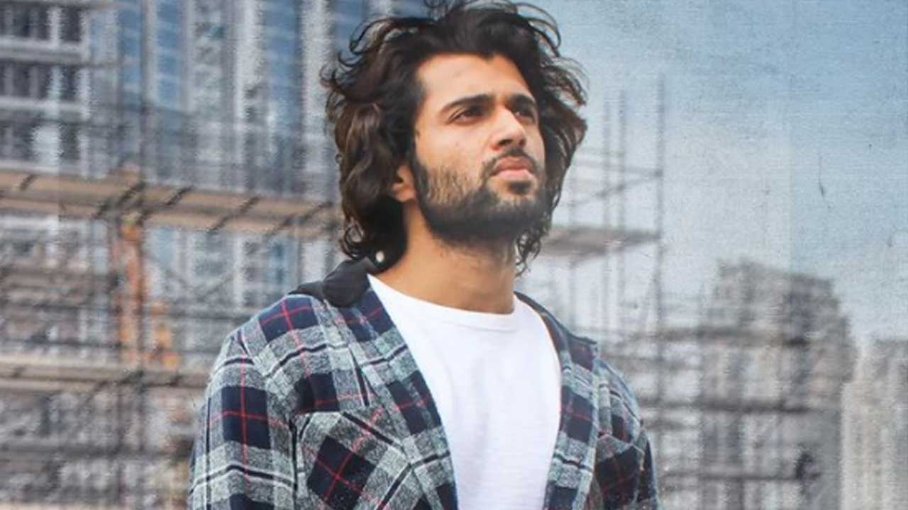 Vijay Devarakonda: విజయ్ దేవరకొండ సరసన ఆ బాలీవుడ్ బ్యూటీ.. స్టార్ డైరెక్టర్ సినిమాలో..