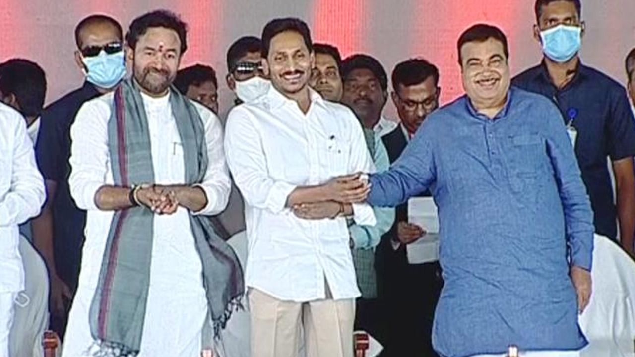 Vijayawada: బెజవాడ నడిబొడ్డున ట్రాఫిక్ కష్టాలకు చెక్.. బెంజ్ సర్కిల్ సెకండ్ ఫ్లై ఓవర్ ప్రారంభం..