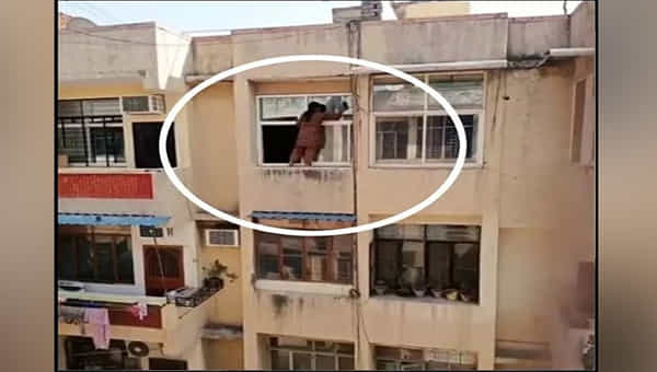 Viral Video: ఈ స్పైడర్ ఉమెన్ను చూశారా.? ప్రాణాలు పణంగా పెట్టి మరీ.. 4వ అంతస్తులో కిటికి శుభ్రం చేస్తూ..