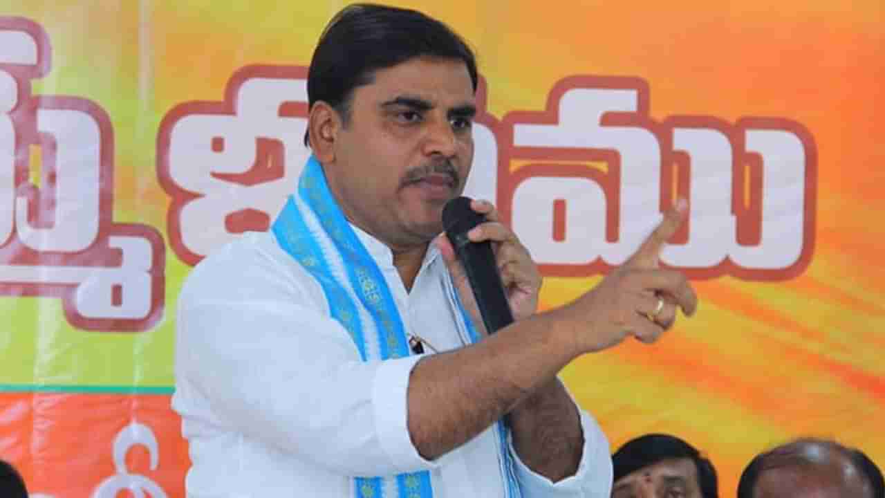 Bjp vs Trs: కేసీఆర్‌కు దమ్ముంటే ముందు ఆ పని చేయాలి.. బీజేపీ నేత షాకింగ్ సవాల్..!