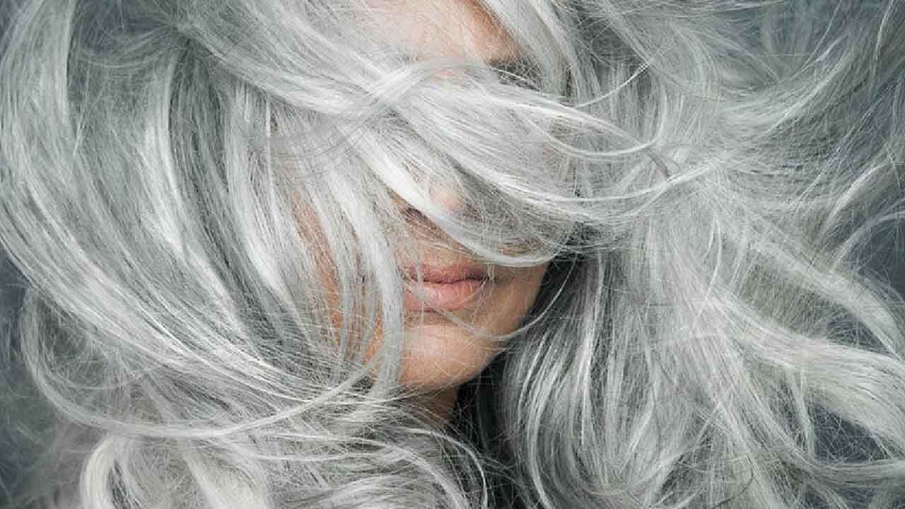 White Hair: జుట్టు తెల్లబడడానికి అసలు కారణాలు ఏమిటి..? శాస్త్రవేత్తల పరిశోధనలలో కీలక విషయాలు..!