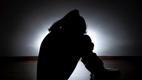 Crime News: నల్గొండ జిల్లాలో దారుణం.. 25 ఏళ్ల యువతిని గర్భవతి చేసిన 65 ఏళ్ల వృద్ధుడు..
