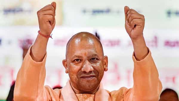 Yogi Adityanath: సగర్వంగా రెండోసారి యూపీ సీఎంగా యోగి ఆదిత్యనాథ్.. ప్రమాణస్వీకార ముహూర్తం ఖరారు..