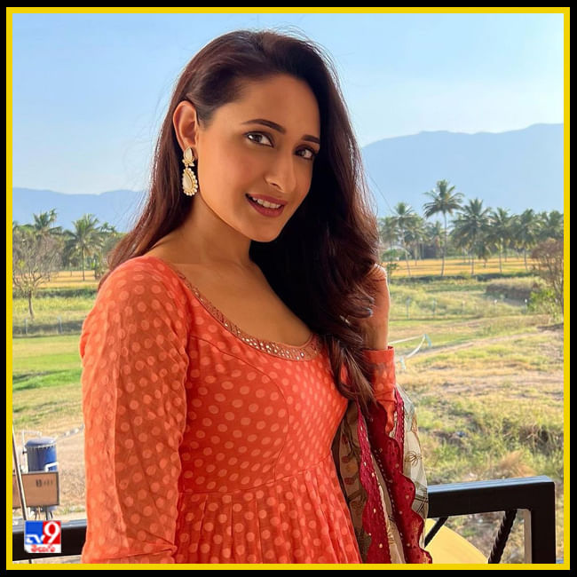 Pragya Jaiswal New Photos. Credit by:Pragya Jaiswal/Instagram