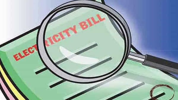 Telangana: ఇదేం బాదుడు బాబోయ్.. తెలంగాణలో షాక్ కొడుతోన్న కరెంట్ బిల్లులు.. లబోదిబోమంటోన్న వినియోగదారులు..