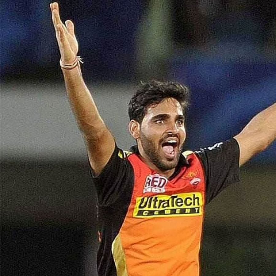 ఈ జాబితాలో భువనేశ్వర్ కుమార్ పేరు మూడో స్థానంలో ఉంది. సన్‌రైజర్స్ తరపున ఆడుతున్న భువనేశ్వర్ 132 మ్యాచ్‌ల్లో తొమ్మిది మెయిడిన్ ఓవర్లు వేశాడు. ఈ సీజన్‌లో అతను రెండో స్థానంలో చేరే అవకాశం ఉంది.