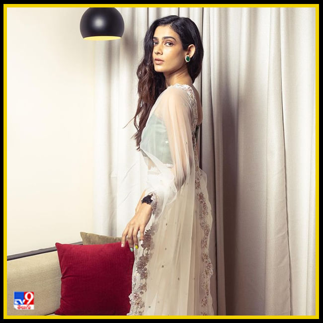 Aakanksha Singh New Photos. Credit by:Aakanksha Singh/Instagram