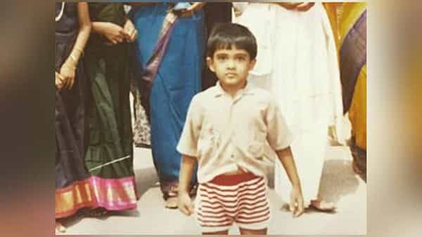 Viral Photo: ఈ చిన్నోడు ఇప్పుడు టాలీవుడ్లో క్రేజీ హీరో.. అమ్మాయిల్లో ఫాలోయింగ్ ఎక్కువే..