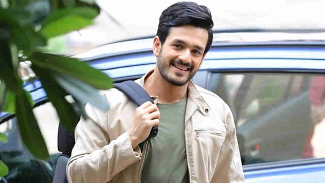 Akhil Akkineni : బాలీవుడ్ బడా ప్రొడ్యూసర్‌తో అక్కినేని ప్రిన్స్ భారీ మూవీ ప్లాన్..