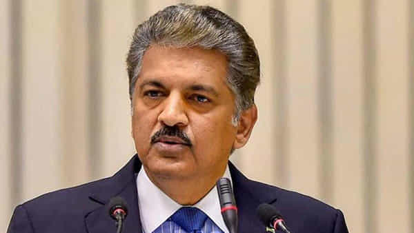 Anand Mahindra: టాటాలకు ఆనంద్ మహీంద్రా విజ్ఞప్తి.. అలా చేయాలంటూ ట్విట్టర్ వేదికగా వినతి..