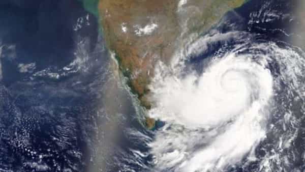AP Weather Alert: ఏపీ వాసులకు తుఫాన్ గండం.. రానున్న మూడురోజుల్లో కోస్తాంధ్ర, రాయలసీమల్లో వర్షాలు కురిసే అవకాశం