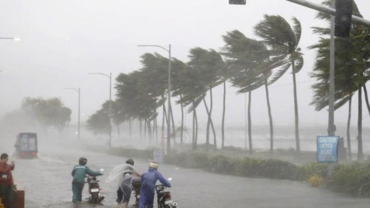 Asani cyclone: అసాని తుపాన్‌ ఎఫెక్ట్‌.. ఏపీలో ఒక్కసారిగా మారిన వాతావరణం​