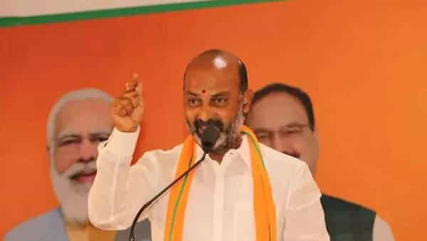 Telangana: అమిత్ షా - ఈటల భేటీని రాజకీయం చేయవద్దు.. బండి సంజయ్ ఫైర్