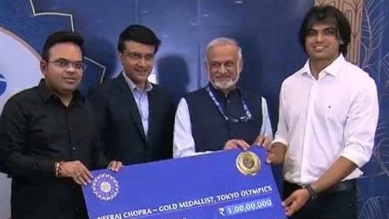 టోక్యో ఒలింపిక్స్‌ విజేతలను బీసీసీఐ ఘనంగా సన్మానించింది.