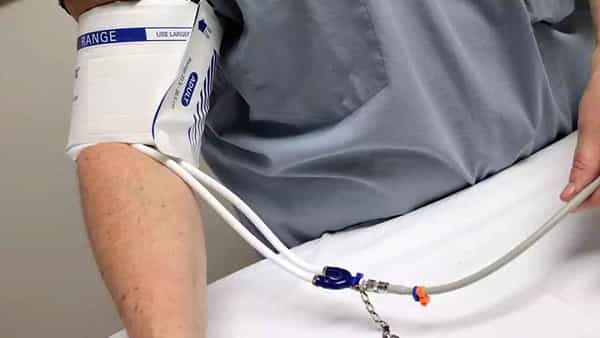 High BP control tips : హై బీపీతో బాధపడుతున్నారా? అయితే తప్పక తినాల్సిన ఆహార పదార్థాలు ఇవే..