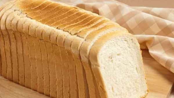 White Bread: బ్రెడ్ మరీ ఎక్కువగా తింటున్నారా.. అయితే ఇవి తెలుసుకోవాల్సిందే..