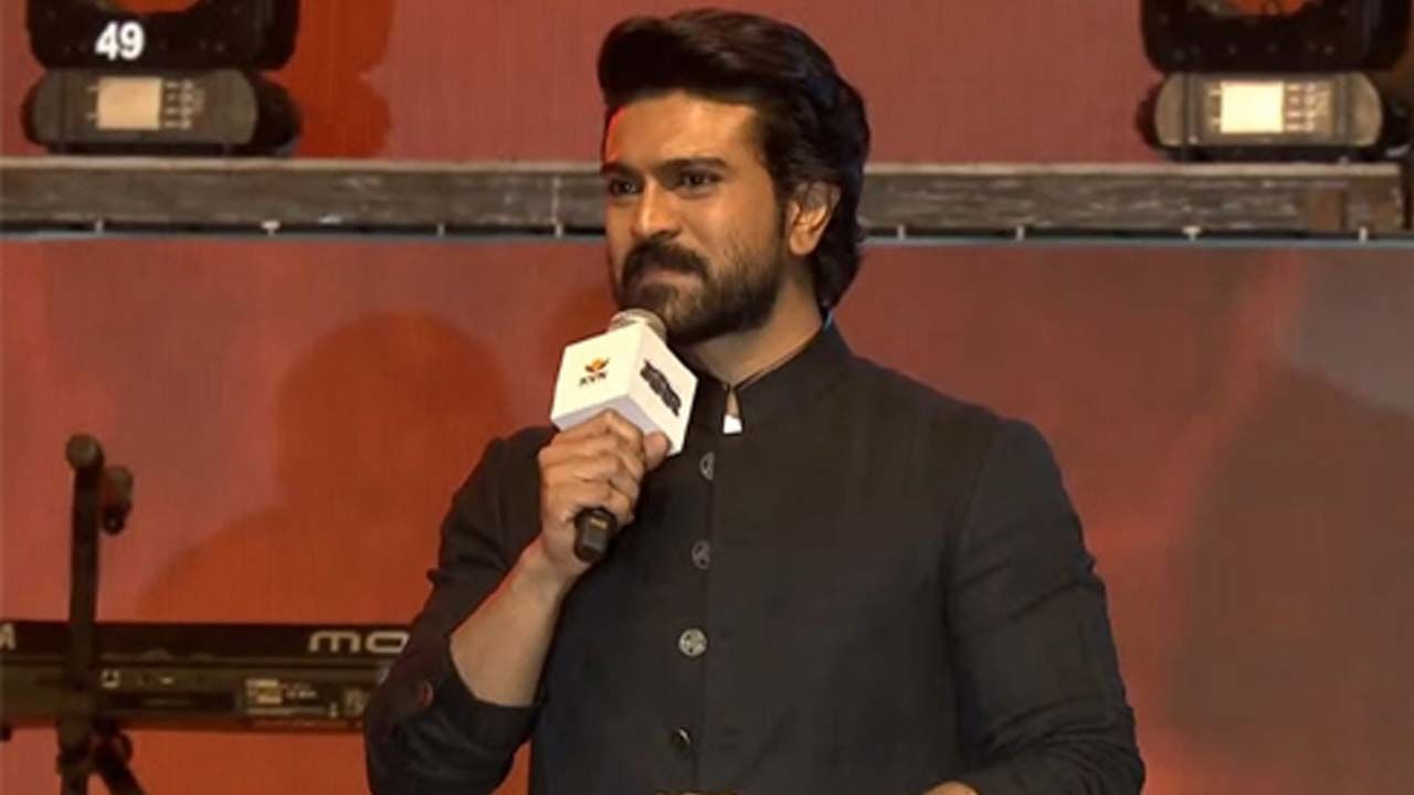 RRR-Ram Charan: మన మధ్య లేడంటే నమ్మాలని లేదు.. ఇక్కడే ఉన్నారనిపిస్తోంది.. రామ్ చరణ్  భావోద్వేగ కామెంట్స్.. 