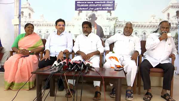 Telangana CLP: దేశానికి గాంధీ కుటుంబమే శ్రీరామరక్ష.. సోనియా, రాహుల్ నాయకత్వాన్ని బలపరుస్తూ సీఎల్పీ తీర్మానం