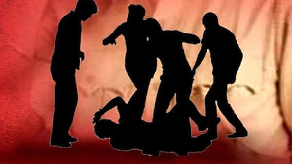 Crime news: టామాటా అని భార్యను గేలి చేశాడనుకుని.. వృద్ధుడిపై వ్యక్తి దాడి.. చివరకు