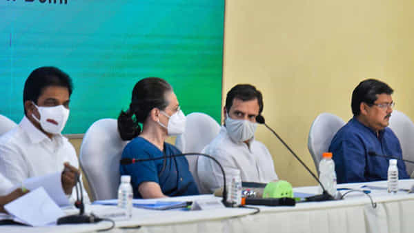 CWC Meeting: మూడు గంటల పాటు వాడివేడిగా సీడబ్ల్యూసీ సమావేశం.. ప్రధానంగా వీటిపైనే చర్చ.. నాయకత్వ మార్పుపై..
