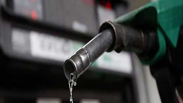 Diesel Price Hike: దేశంలో పెట్రో ధరల మంట.. బల్క్ యూజర్లకు భారీగా పెంపు.. ఏకంగా లీటర్కు రూ.25