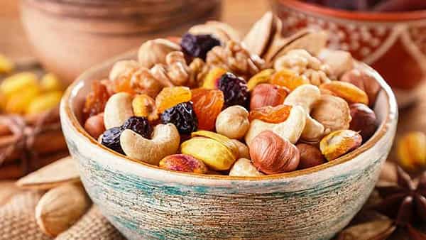 Dry Fruits In Summer: ఎండాకాలంలో డ్రై ఫ్రూట్స్ ఇలా తింటే అద్భుత ప్రయోజనాలు.. అనారోగ్య సమస్యలు మటుమాయం..