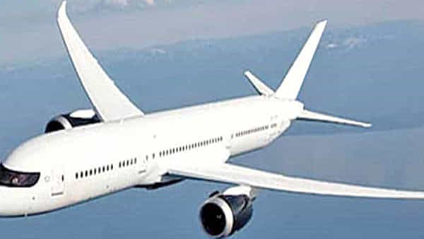 Flight: ఆకాశవీధిలో భారీగా పెరిగిన ప్రయాణాలు.. నాలుగు నెలల్లో విమానాల్లో ఎంత మంది ప్రయాణించారో తెలిస్తే అవాక్కవుతారు..!