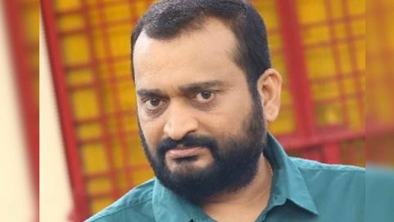 Bandla Ganesh: దేవర జెండాకి కర్రనౌతా.. సోషల్ మీడియాలో బండ్ల గణేష్ రచ్చ ...