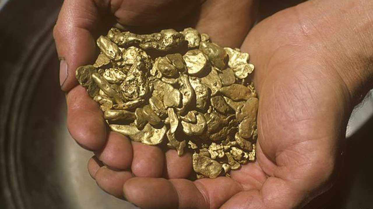 Gold Mines: రాష్ట్రంలో బంగారు నిక్షేపాలు.. పది చోట్ల గుర్తించిన పరిశోధకులు.. ఆ ప్రాంతాలేంటంటే..!