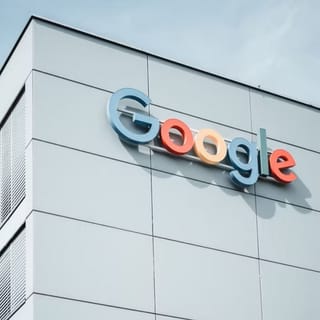 Google Chrome, Microsoft: మీరు గూగుల్‌ క్రోమ్‌, మైక్రోసాఫ్ట్ వాడుతున్నారా..? అప్రమత్తంగా ఉండాలంటూ కేంద్రం హెచ్చరిక