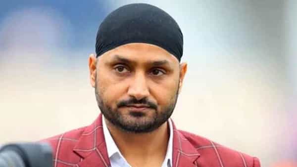 IPL 2022: ఆల్టైమ్ ఫేవరెట్ ఐపీఎల్ జట్టును ప్రకటించిన భజ్జీ.. కెప్టెన్ను ఎవరిని ఎంచుకున్నాడో తెలుసా?