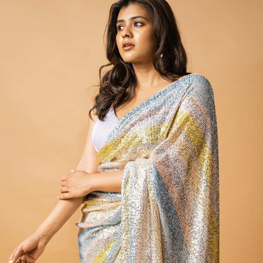 ‘నాలోని జ్ఞానానికి సరిపోయే వయసుకు చేరుకున్నానని’ తన అసలు వయసు ఎంతో చెప్పకుండా మాట దాటేసింది.