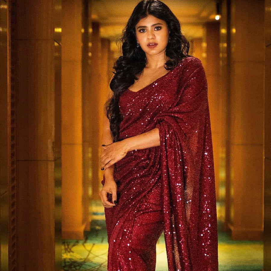 మీ అందానికి రహస్యమేంటని ఓ నెటిజన్ అడిగిన ప్రశ్నకు.. ‘అది పెత్త సీక్రెట్. బయట పెట్టొద్దు అనుకున్నా కానీ చెప్పక తప్పడం లేదు. దేవుడు ఇచ్చింది కొంతయితే.. డాక్టర్ల కృషి మరికొంత అంటూ ఇంట్రెస్టింగ్ కామెంట్ చేసింది