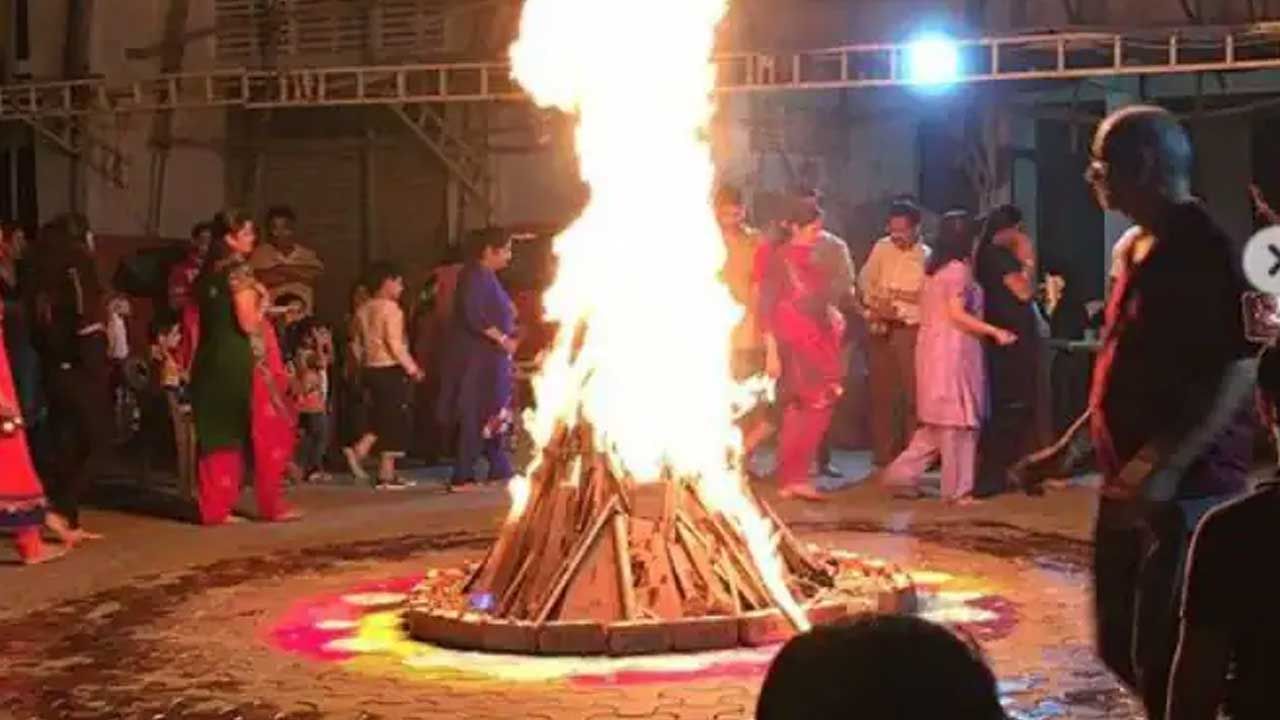Holi 2022: రేపు హోలికా దహనం.. శుభ సమయం, పూజా విధానం.. కలిగే ఫలితాలు పూర్తి వివరాలు