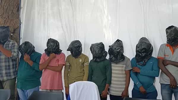Honey Trap: ఏపీలో హాని ట్రాపింగ్ కలకలం.. అల్లరి పిల్ల మాయలో పడి..