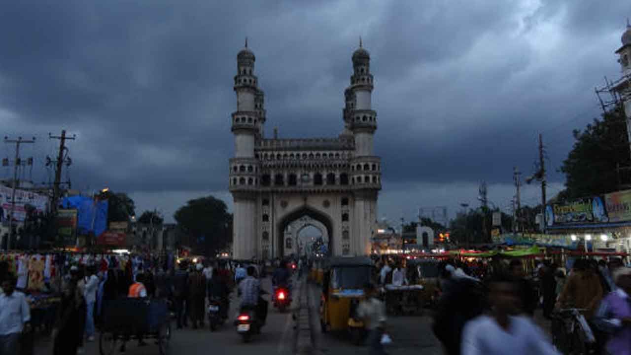 Telangana Weather Report: హైదరాబాద్‌లో ఒక్కసారిగా మారిన వాతావరణం.. పలు చోట్ల కురిసిన వర్షం..