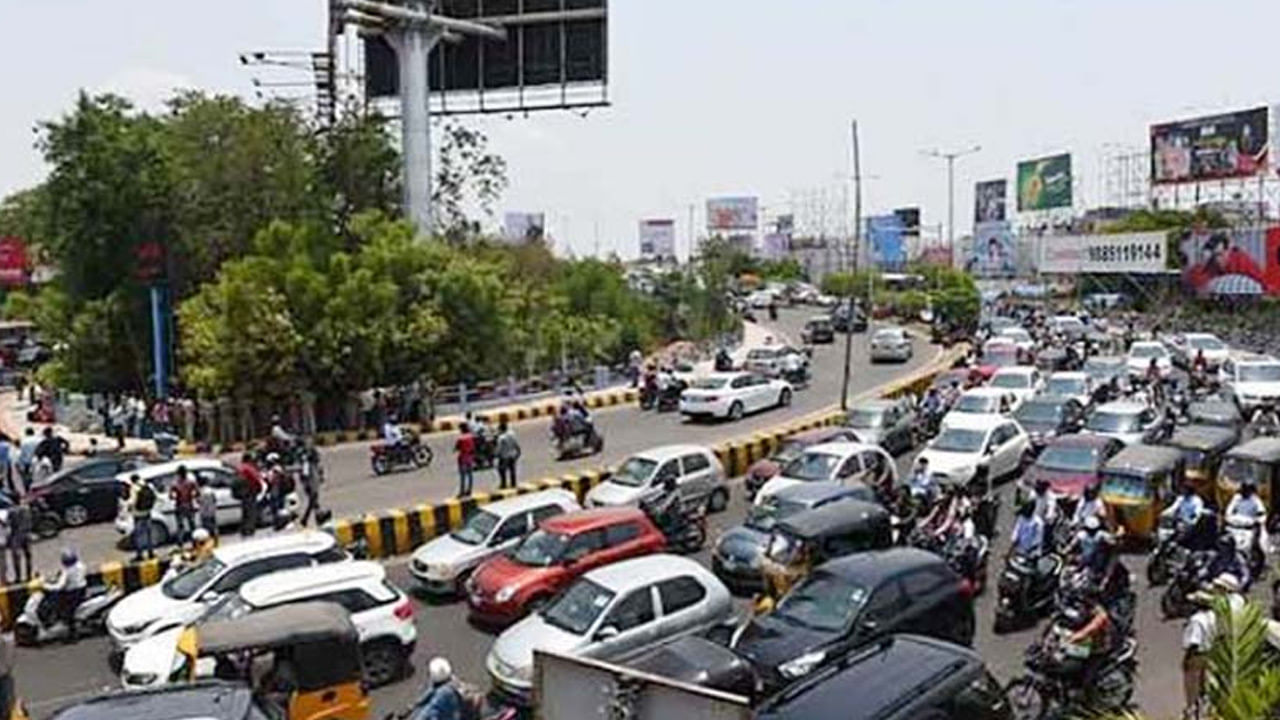 Hyderabad Traffic: వాహనదారులకు గమనిక.. రేపు ట్రాఫిక్ ఆంక్షలు.. ప్రత్యామ్నాయ మార్గాలు ఇవే