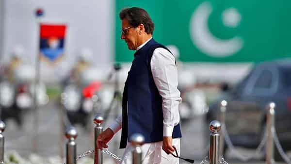 Imran Khan: పాక్లో అనూహ్యంగా మారుతున్న పరిణామాలు.. ఇమ్రాన్కు మొదలైన గడ్డుకాలం..