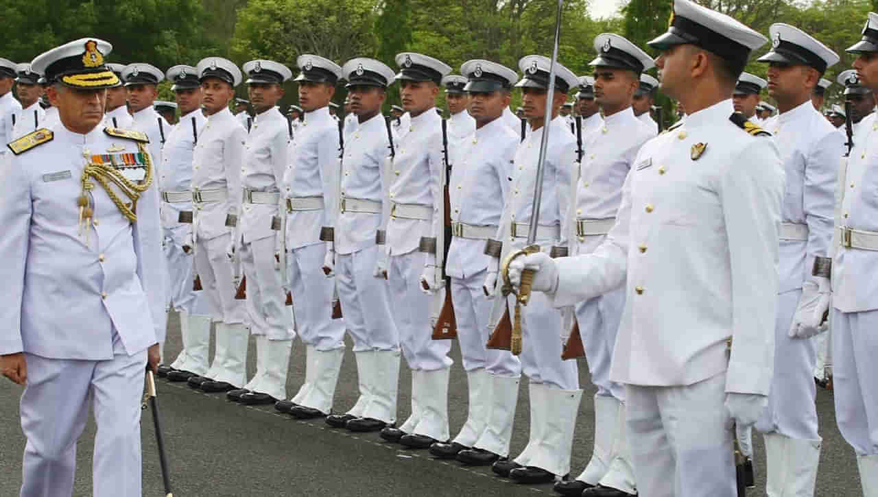 Indian Navy Recruitment: ఇండియన్‌ నేవీలో భారీగా ఉద్యోగాలు.. ఇంటర్‌ అర్హతతో 2500 ఖాళీలు..