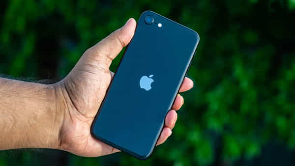 iPhone SE 5G: ఐఫోన్ ప్రియులకు అదిరిపోయే ఆఫర్.. రూ.15000లకే ఐఫోన్?