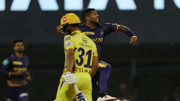 CSK vs KKR: షాడో పేసర్ దెబ్బకు చెన్నై సూపర్ కింగ్స్ విలవిల.. రెండు వికెట్లతో సత్తా చాటిన కోల్కతా బౌలర్..