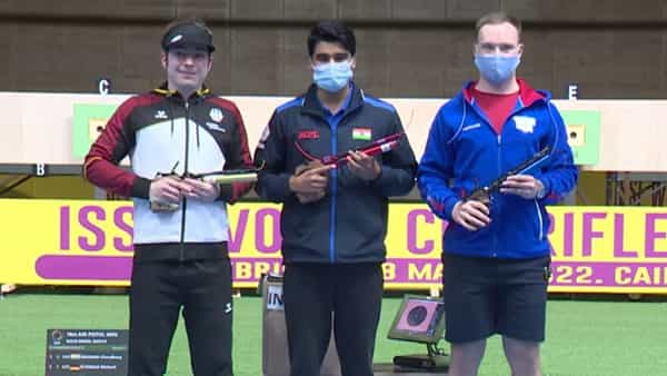 ISSF World Cup: షూటింగ్ ప్రపంచకప్లో భారత్కు తొలి స్వర్ణం.. 10 మీ. ఎయిర్ పిస్టల్ ఫైనల్లో సత్తా చాటిన సౌరభ్ చౌదరి..