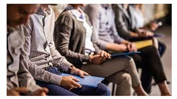 Trainee Pilot Cabinet: ట్రెయినీ పైలట్ పోస్టులకు అప్లై చేసుకున్నారా.? దరఖాస్తులకు రేపే చివరి తేదీ..