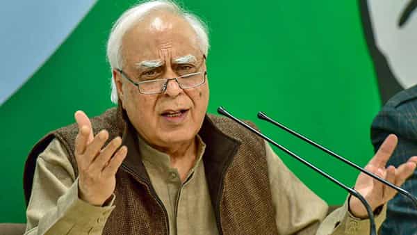 Kapil Sibal Vs Congress Leaders: కాంగ్రెస్లో మళ్లీ మొదలైన ఇంటిపోరు.. కపిల్ సిబల్పై పార్టీ సీనియర్స్ మండిపాటు