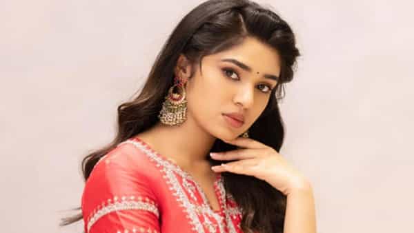Krithi Shetty: బాలీవుడ్ ఎంట్రీ ఇవ్వనున్న బేబమ్మ.. ఏకంగా ఆ స్టార్ హీరో సినిమాలో..