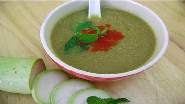 Uric Acid Problem: శరీరంలో యూరిక్ యాసిడ్ పెరిగితే.. సొరకాయ సూప్తో చెక్ పెట్టండి.. ఎలా తయారు చేయాలంటే..